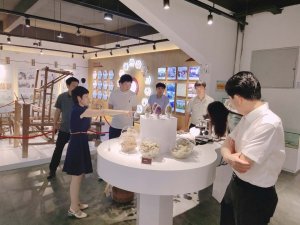 <b>熱烈歡迎科銀投資控股集團(tuán)董事長(zhǎng)、省工商聯(lián)副主席劉敬錕來(lái)我司指導(dǎo)工作</b>